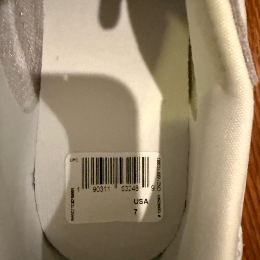 Reebok White and Gray Sneakers - Picture 2 of 4